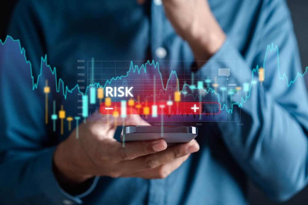 What are the potential risks with Forex trading?